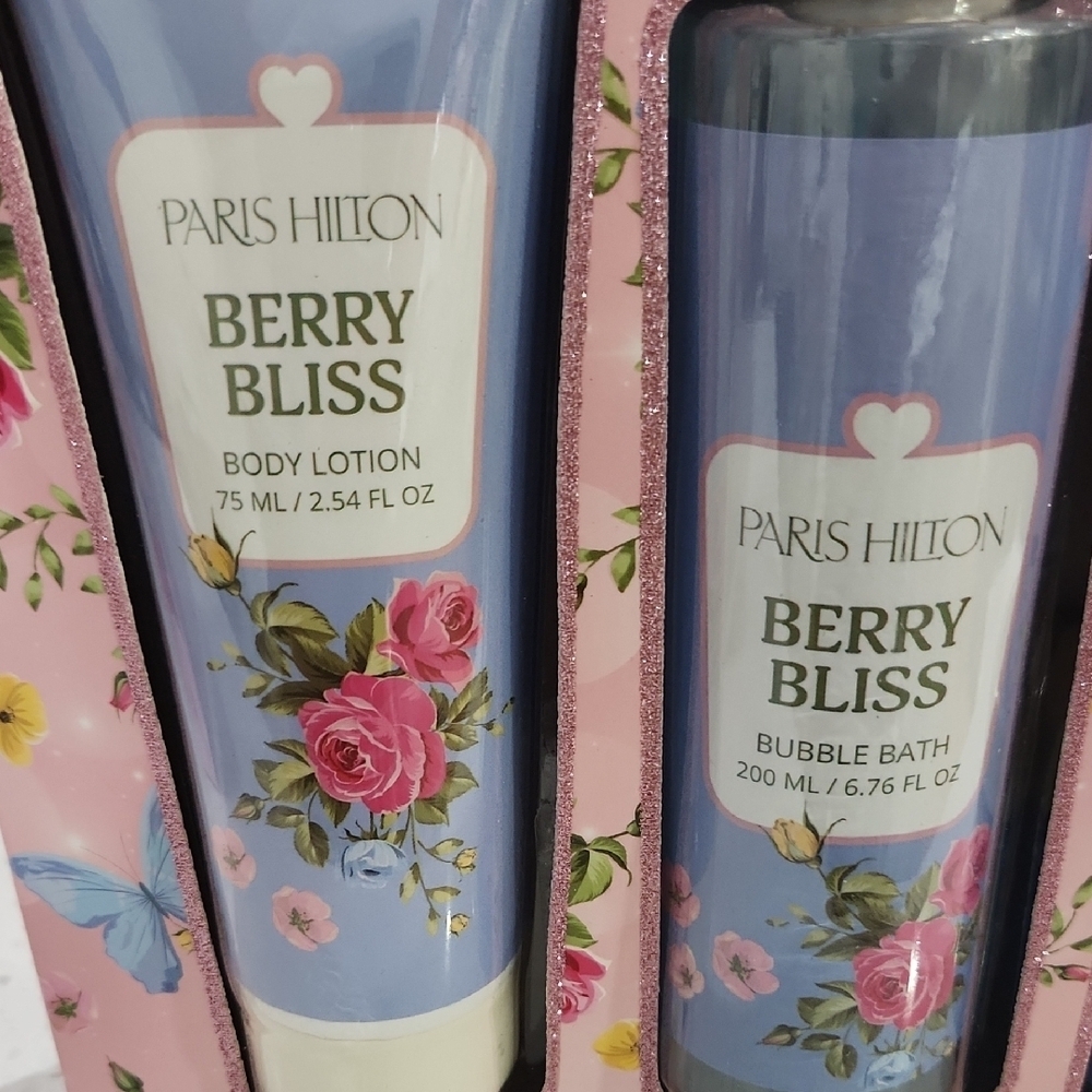 💙▪️Paris Hilton ▪️4pc Berry Bliss Body Care Essential Set - Blue - Picture 3 of 4